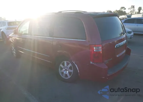 2009 Chrysler Town & Country Touring z USA, uszkodzony, nr VIN 2A8HR54199R528284
